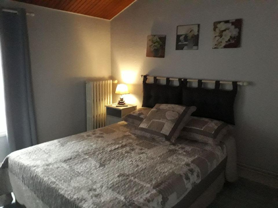 La Petite Auberge Chatelraould-Saint-Louvent エクステリア 写真