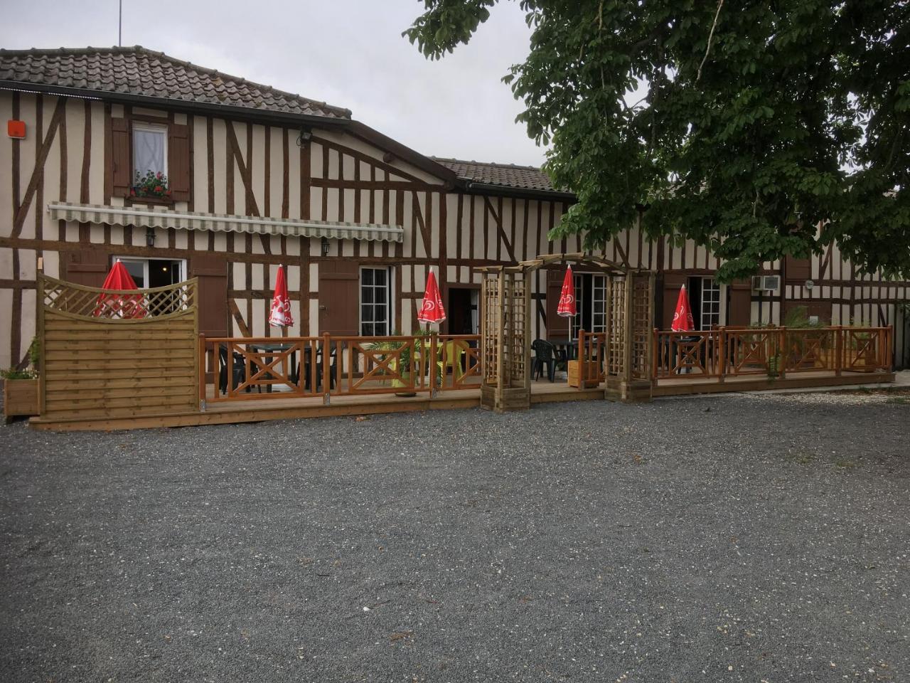 La Petite Auberge Chatelraould-Saint-Louvent エクステリア 写真